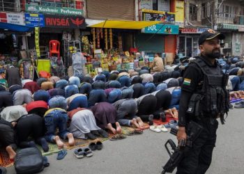 Pakistan warns of a ‘nuclear flashpoint,’ urges Trump to step in amid rising tensions with India over Kashmir