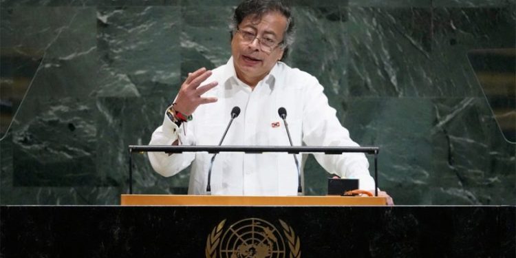 Trump ‘not interested’ in de-escalation with ‘unhinged’ leader of Colombia, White House says